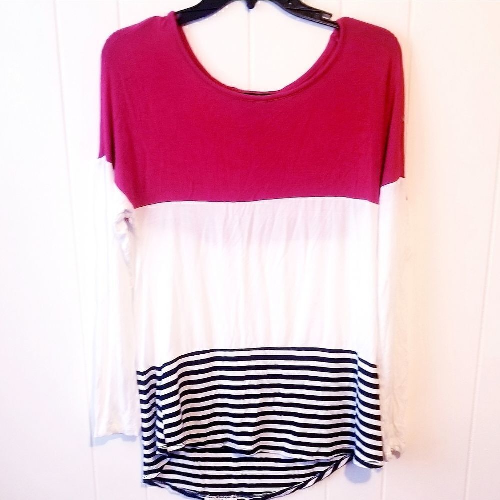 HYFVE Women's long sleeve top with Lace detail Size S‎